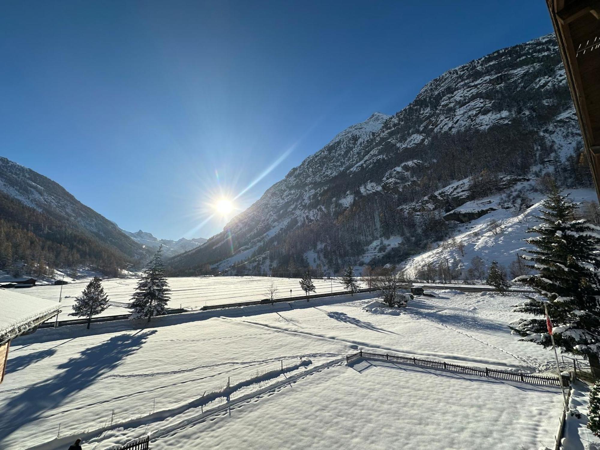 شقة Relaxing Loft Haven Near Zermatt - Parking Free تاش المظهر الخارجي الصورة
